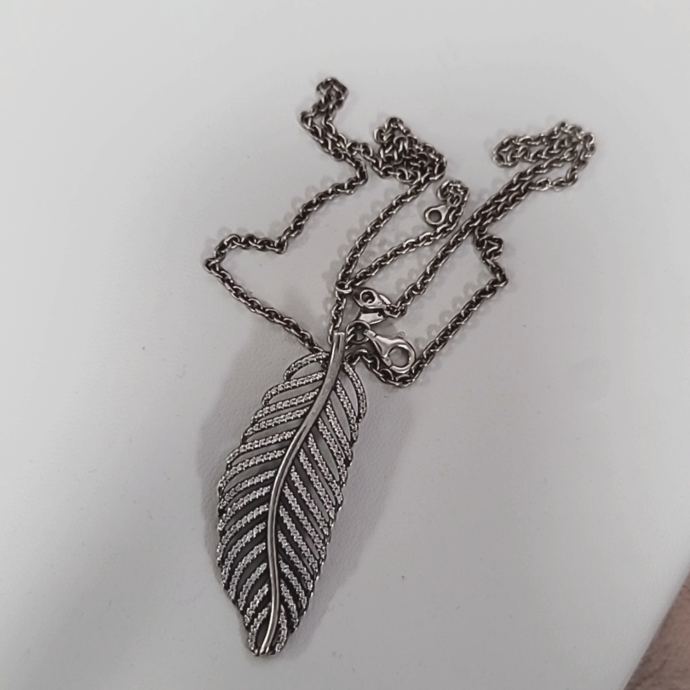 Pandora Shimmering Feather Pendant Silver Necklace w/ Chain